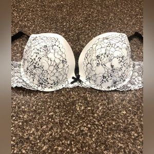 Victoria Secrets Dream Angels Bra Size 32DDD